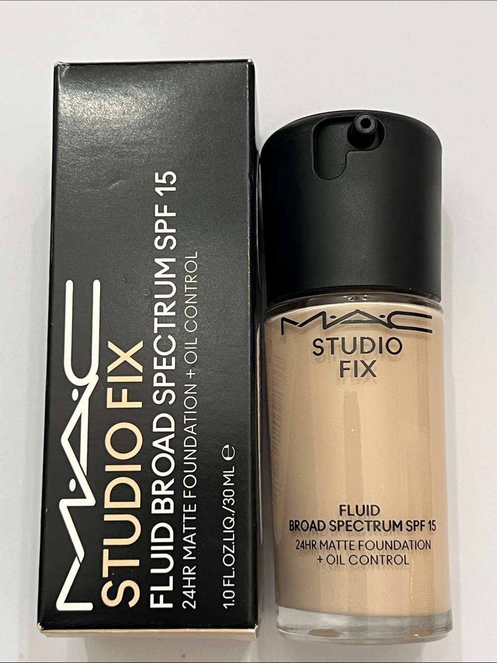 MAC - Studio Fix - Fluid Broad Spectrum SPF 15 - NC10